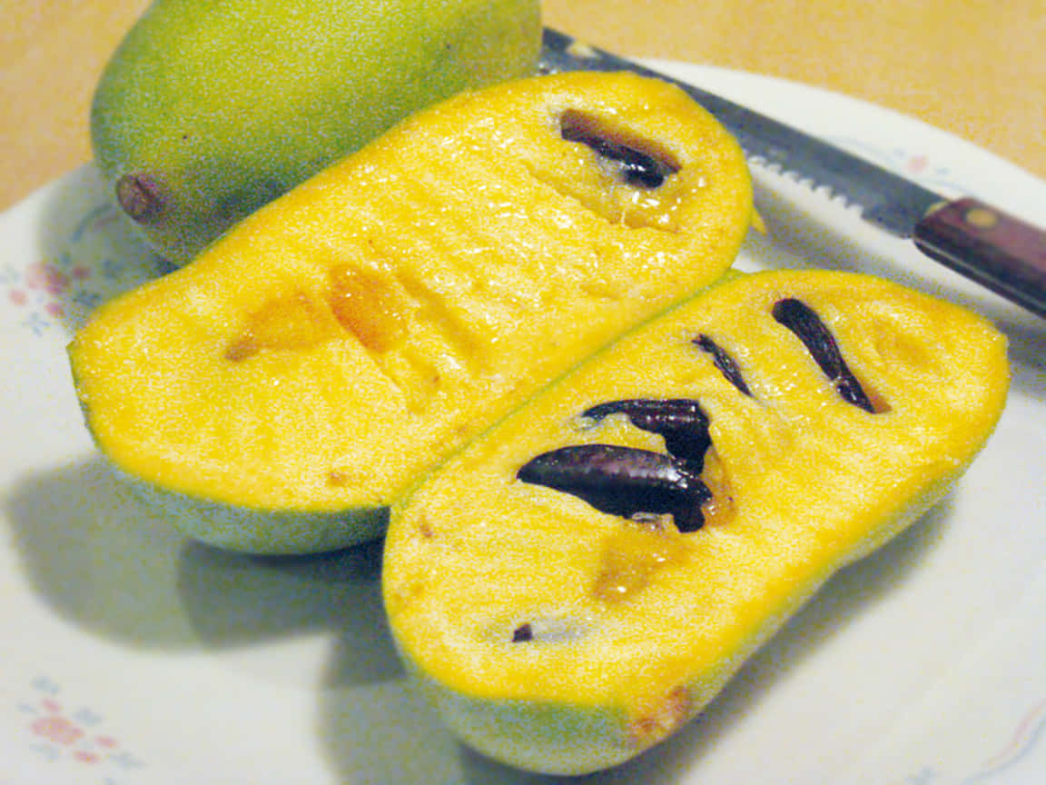 Fresh Cut Pawpaw Fruit Wallpaper