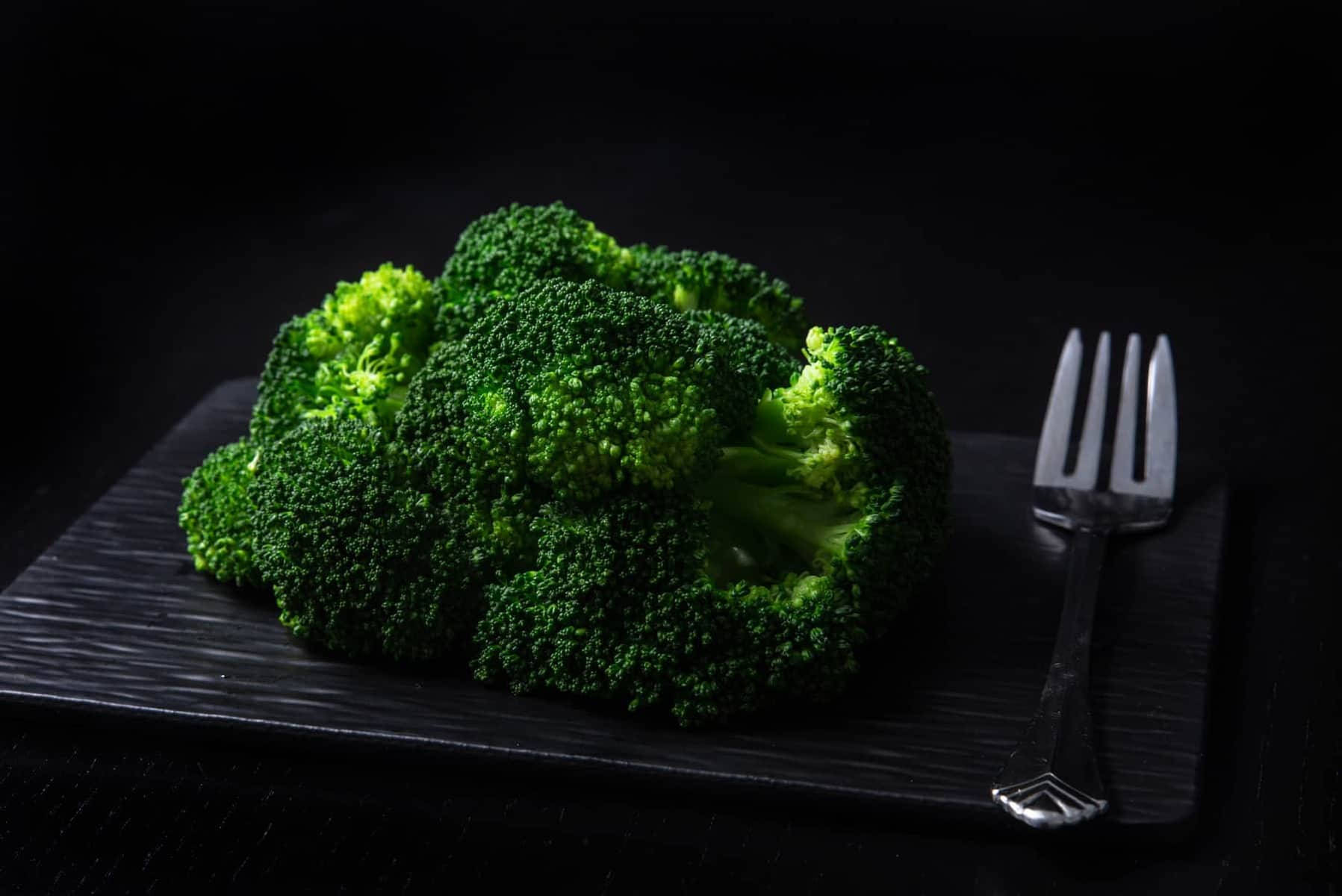 Fresh Dark Green Broccoli Wallpaper