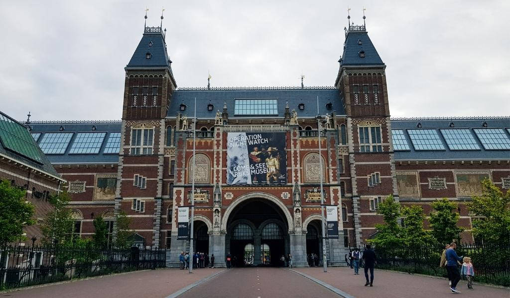 Front Entrance Of Rijksmuseum Wallpaper