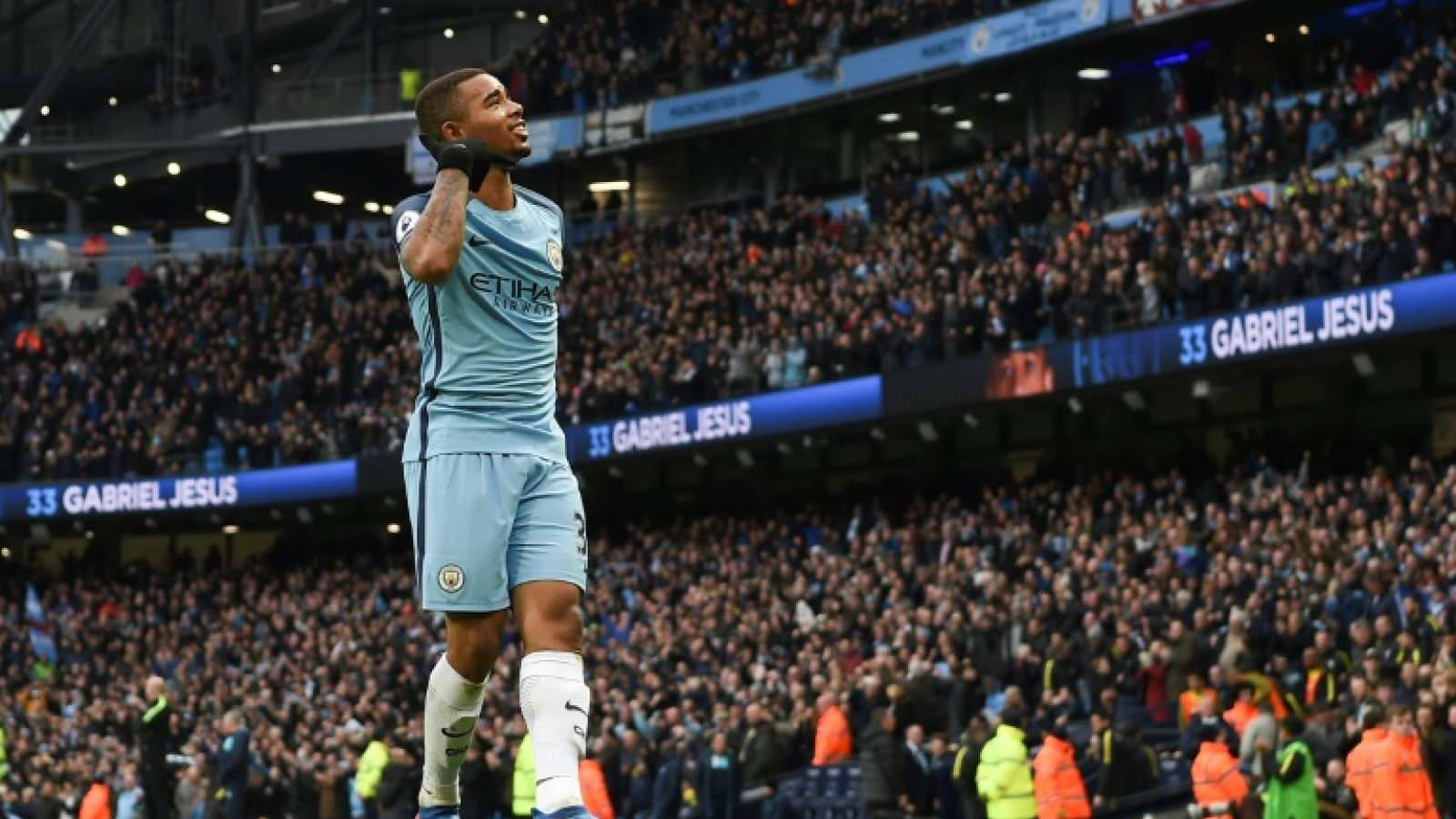 Gabriel Jesus Looks Up At Crowd Wallpaper