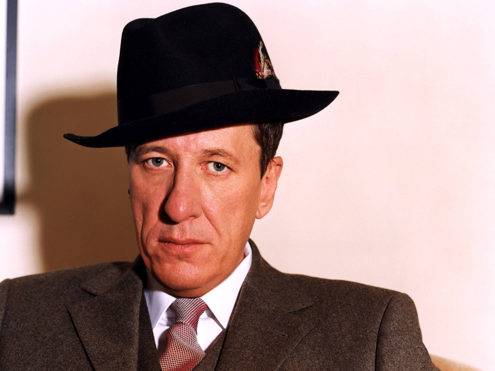 Geoffrey Rush Australian Actor Retro Wallpaper