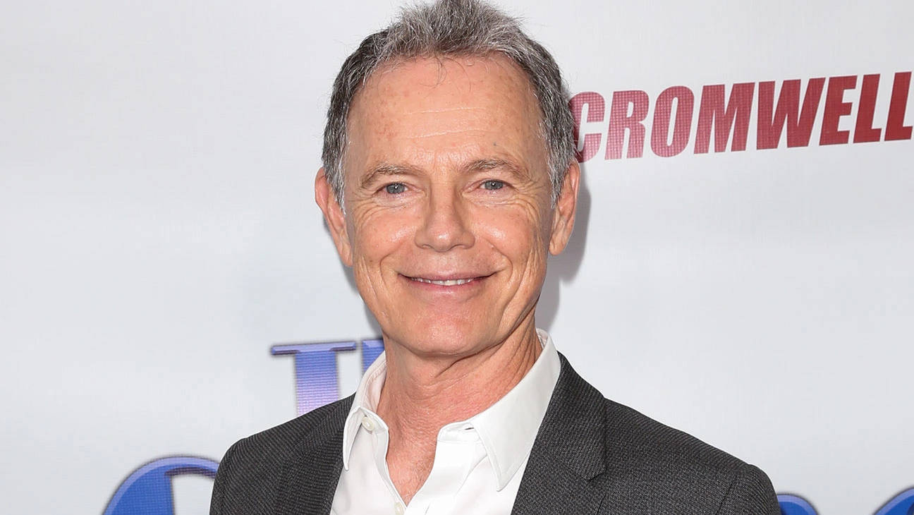 Great Male Artist Bruce Greenwood Wallpaper