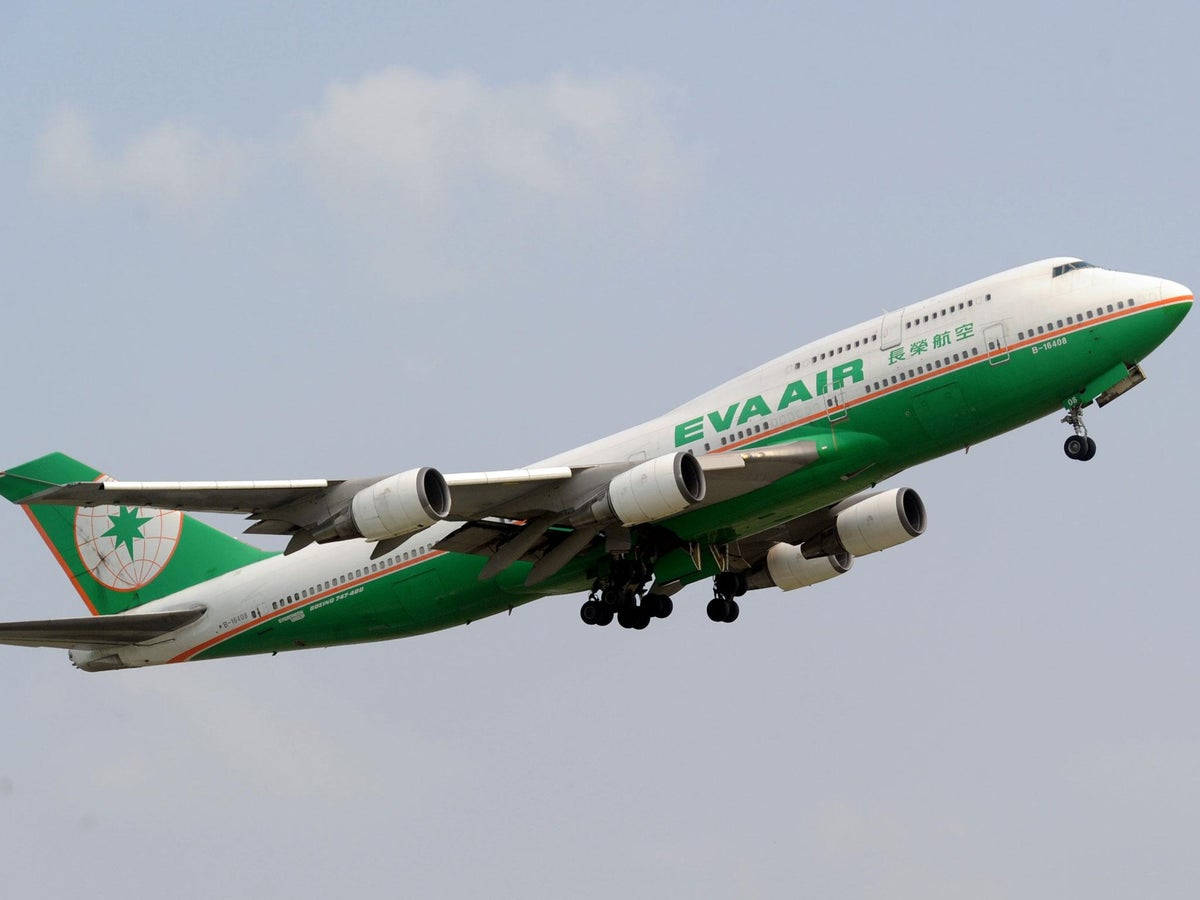 Green Bottom Eva Air Wallpaper