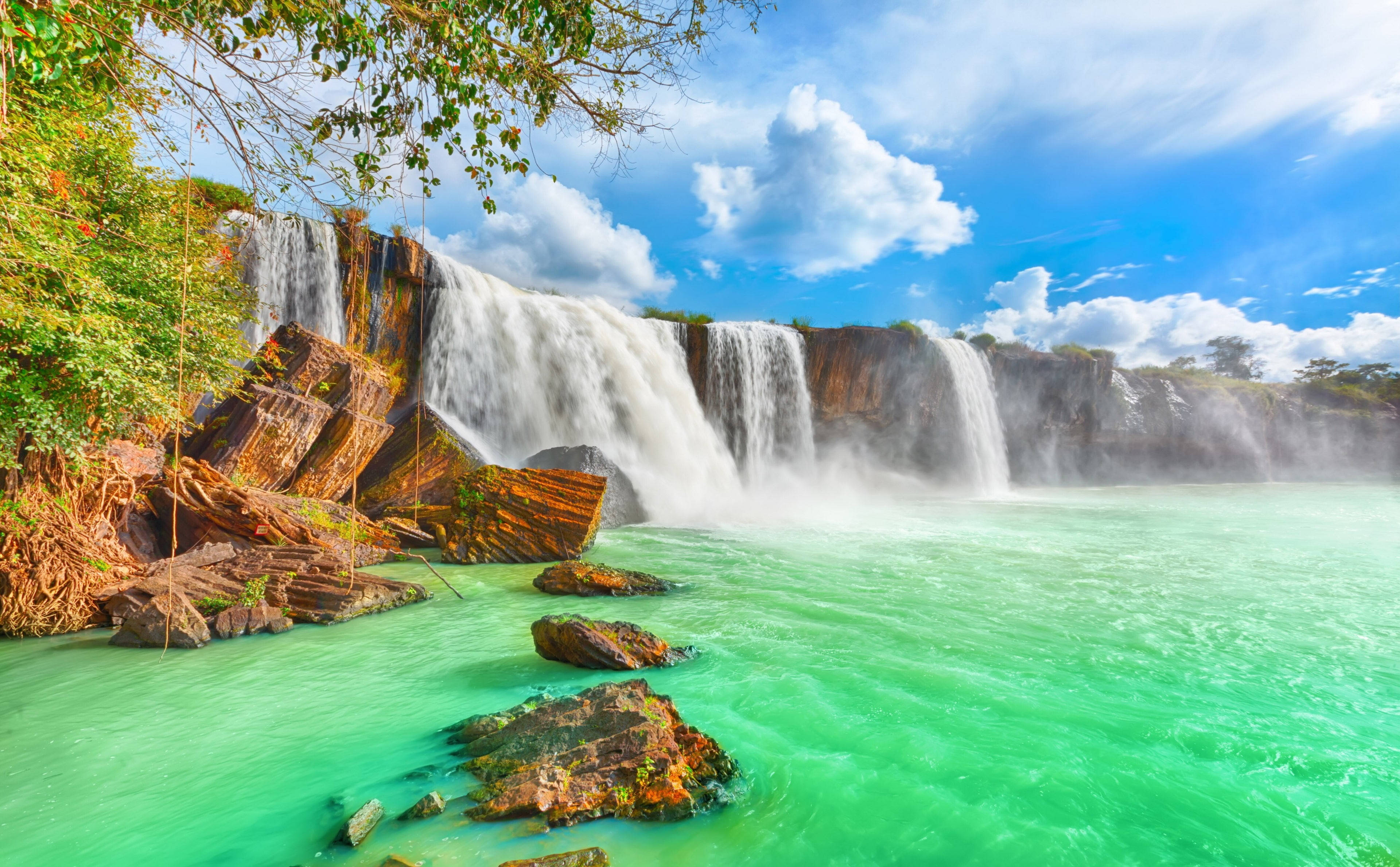 Green Waterfalls Professional Desktop Wallpaper