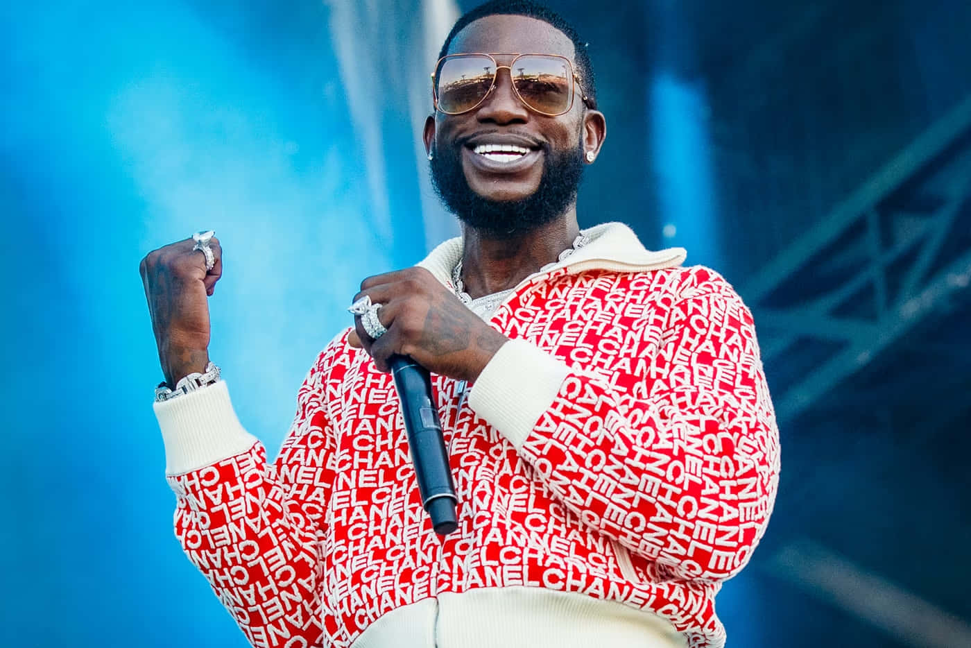 Gucci Mane Performance Red Designer Outfit Wallpaper