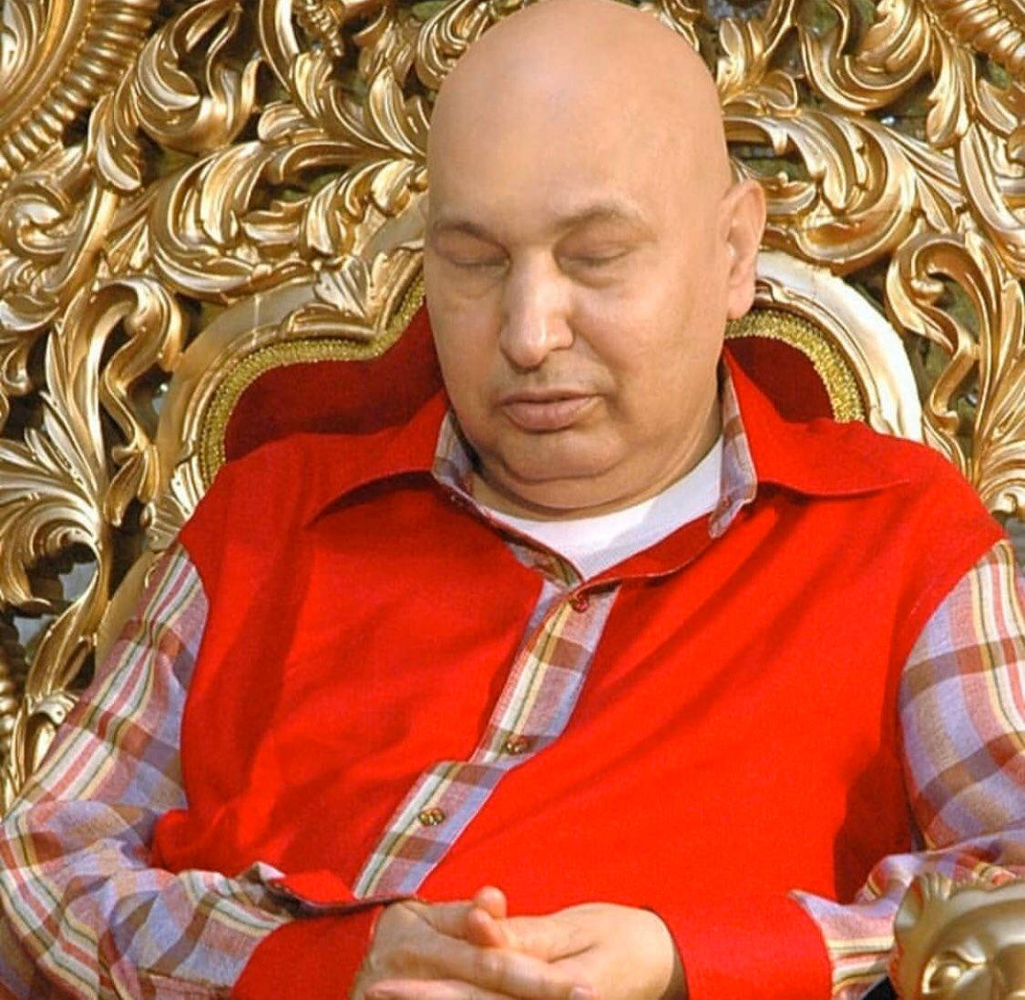 Guru Ji Sleeping In Chair Wallpaper