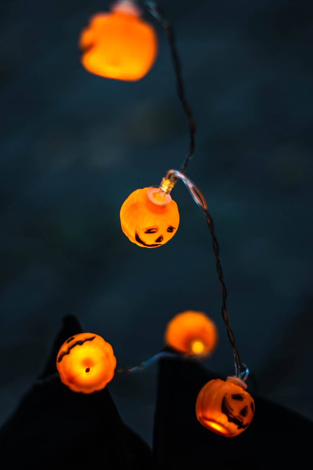 Halloween Grunge With Pumpkin Lights Wallpaper