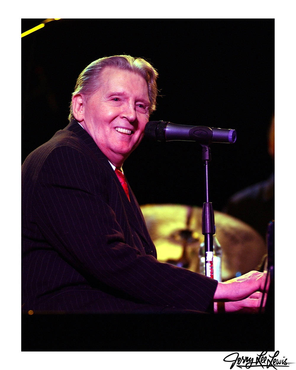 Happy Jerry Lee Lewis On Stage Wallpaper