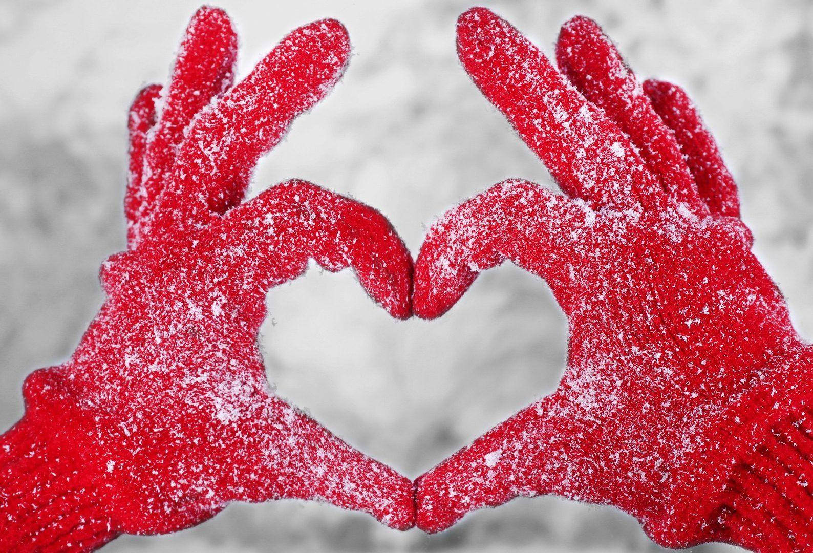 Heart Snow Glove Love Full Hd Wallpaper