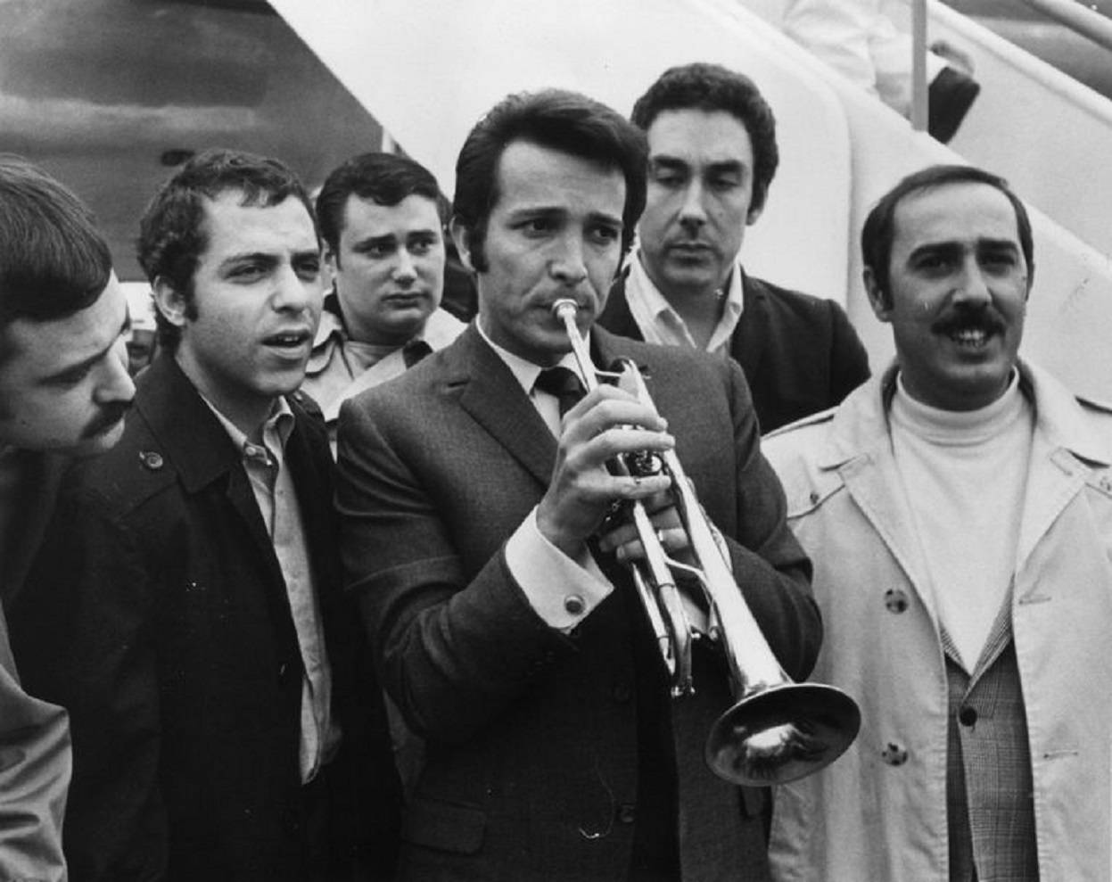 Herb Alpert Alongside The Tijuana Brass Band Members Wallpaper