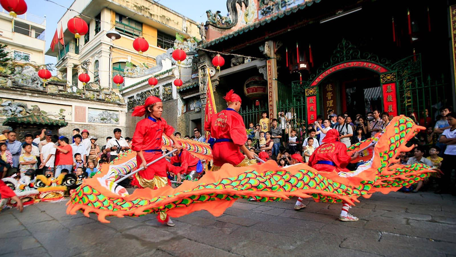 Ho Chi Minh City Dragon Dancers Wallpaper