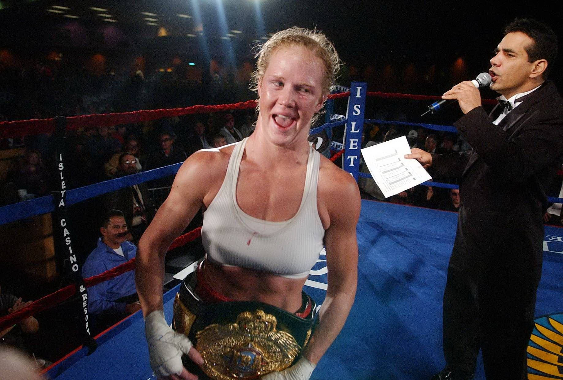 Holly Holm Iba Boxing Title Belt Wallpaper