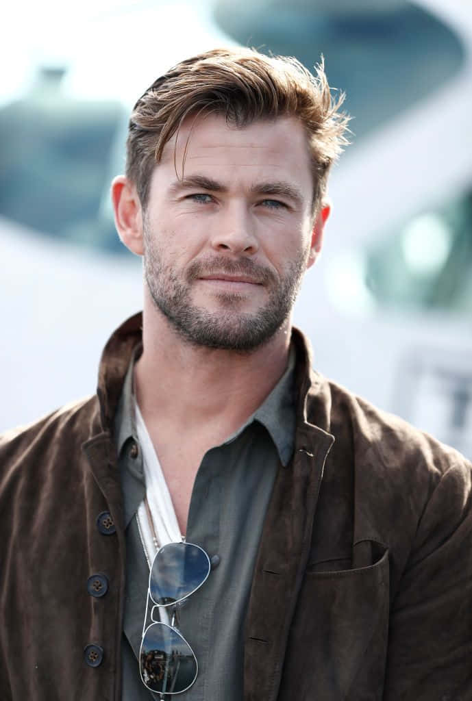 Hombres Guapos Chris Hemsworth Smiling Wallpaper