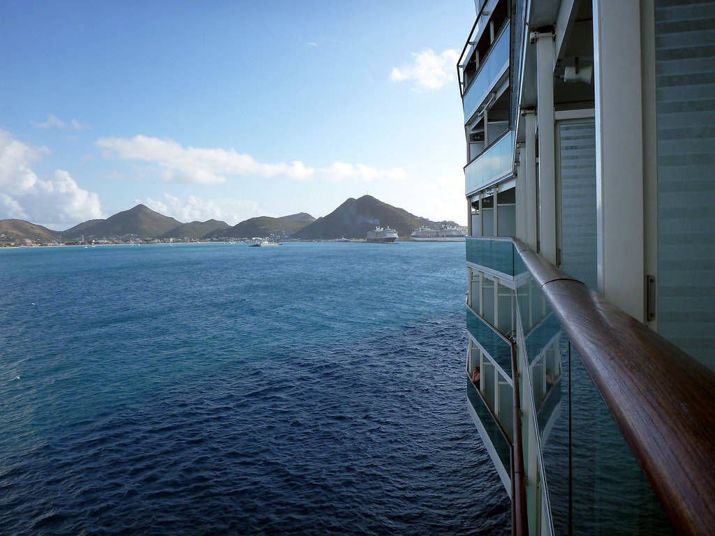 Hotel Above The Waters Of Sint Maarten Wallpaper