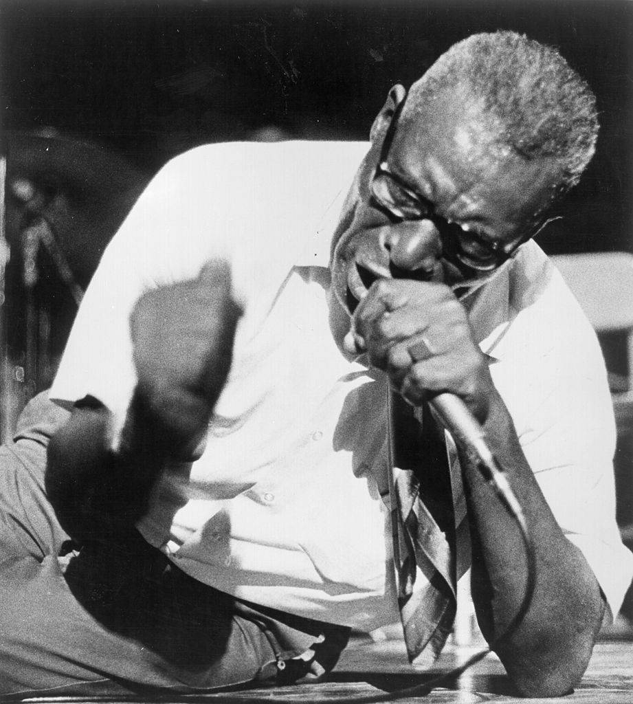 Howlin Wolf Singing Photo Black And White Wallpaper