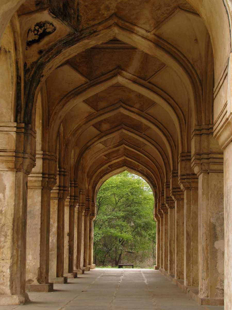Hyderabad Qutub Mosque Archways Wallpaper