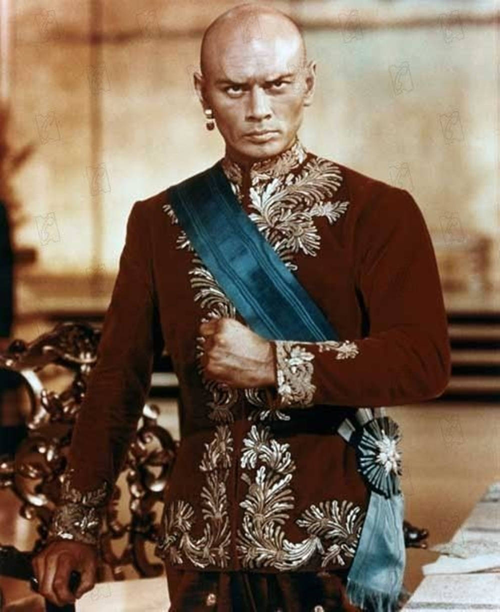 Iconic Yul Brynner As King Mongkut In 'the King And I' Wallpaper