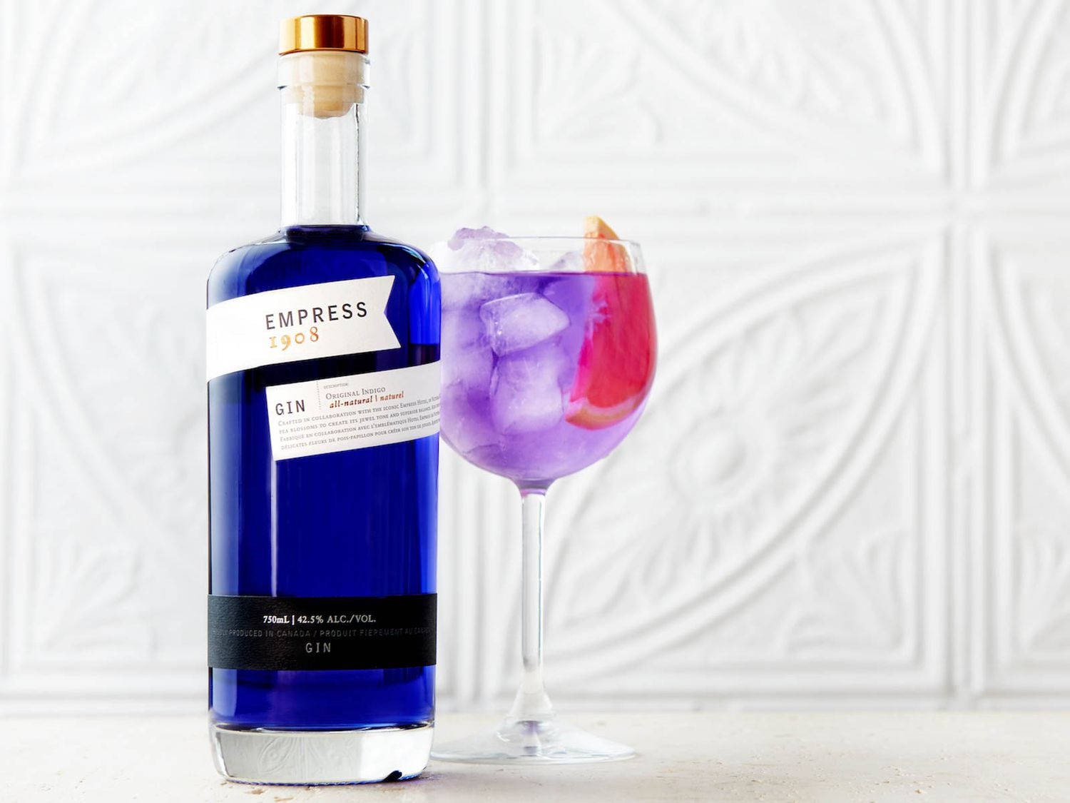 Icy Grapefruit Empress 1908 Gin Elixir Wallpaper