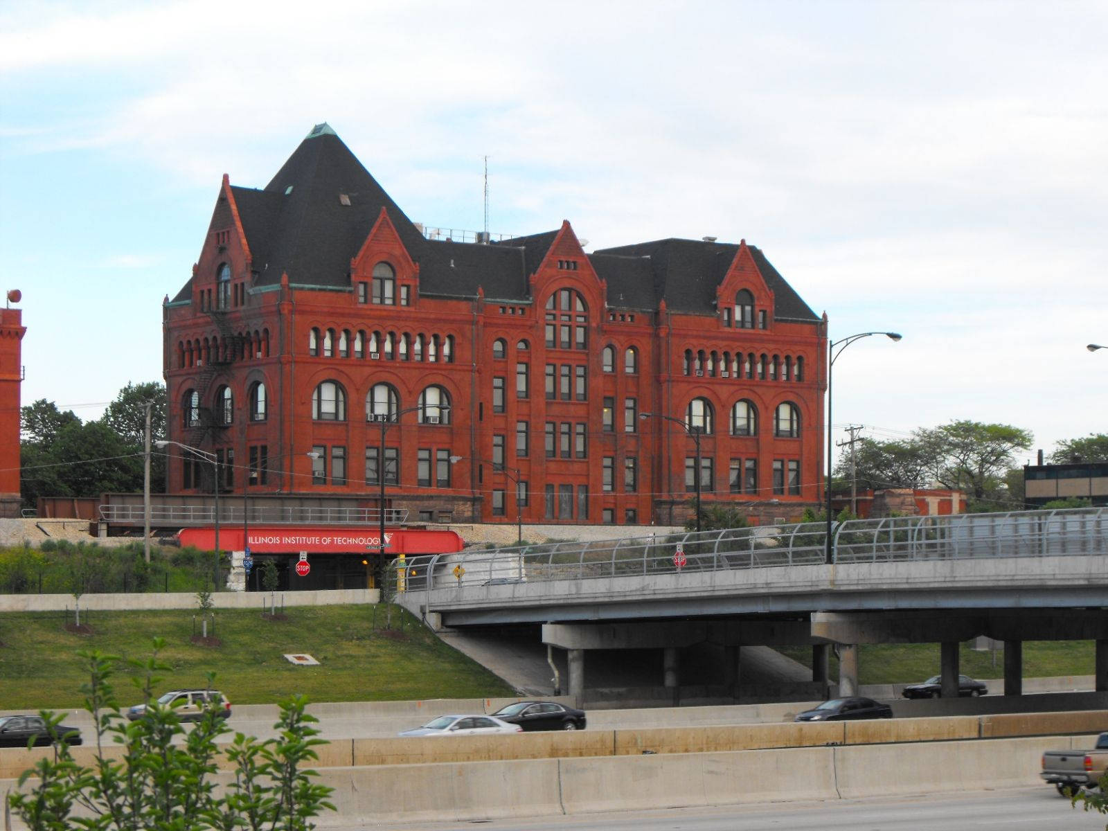 Illinois Institute Of Technology Red Building Wallpaper