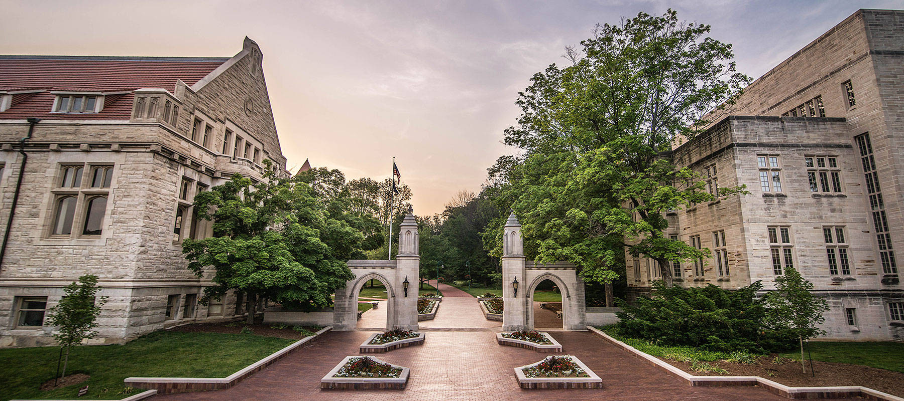 Inspiring View Of The Empty Gates At Indiana University Bloomington. Wallpaper