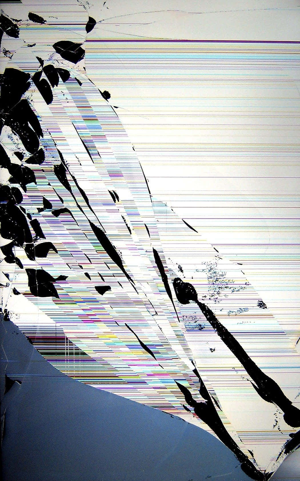Iphone Cracked Screen Damage Prank Wallpaper