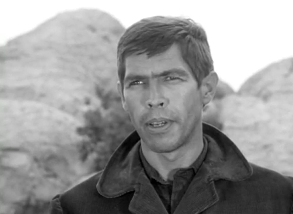 James Coburn The Black Pearls Wallpaper