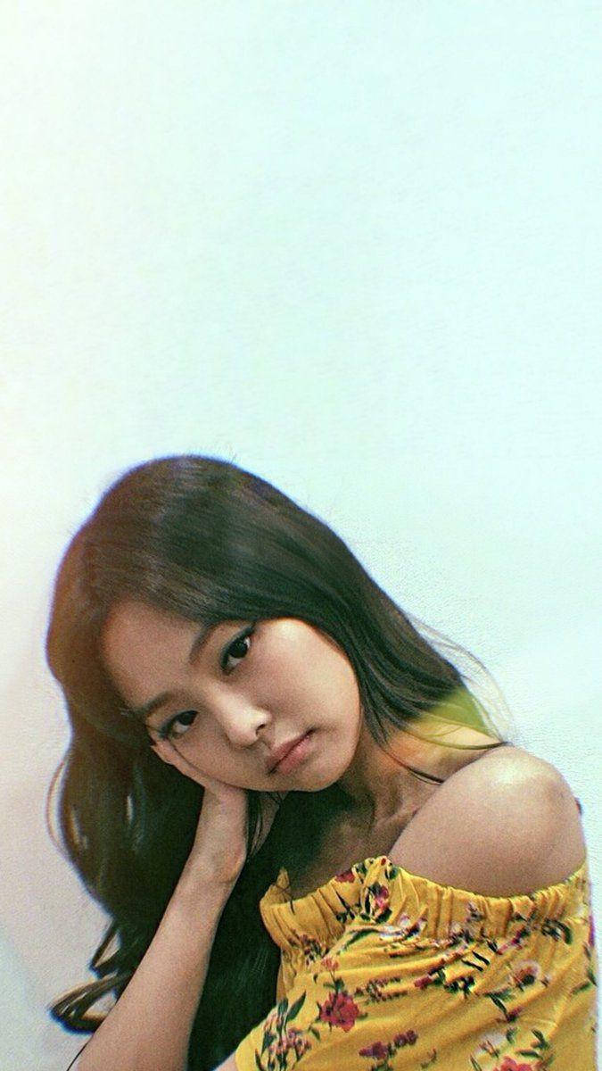 Jennie Kim In Off-shoulder Top Wallpaper