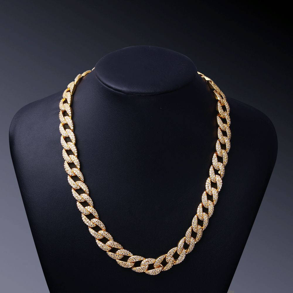 Jewelry Gold Chain With Diamonds Wallpaper
