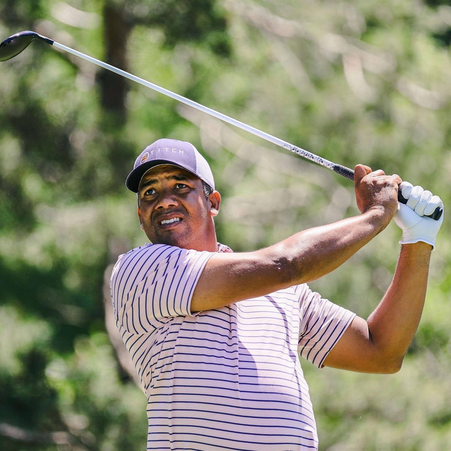 Jhonattan Vegas In Striped Shirt Wallpaper