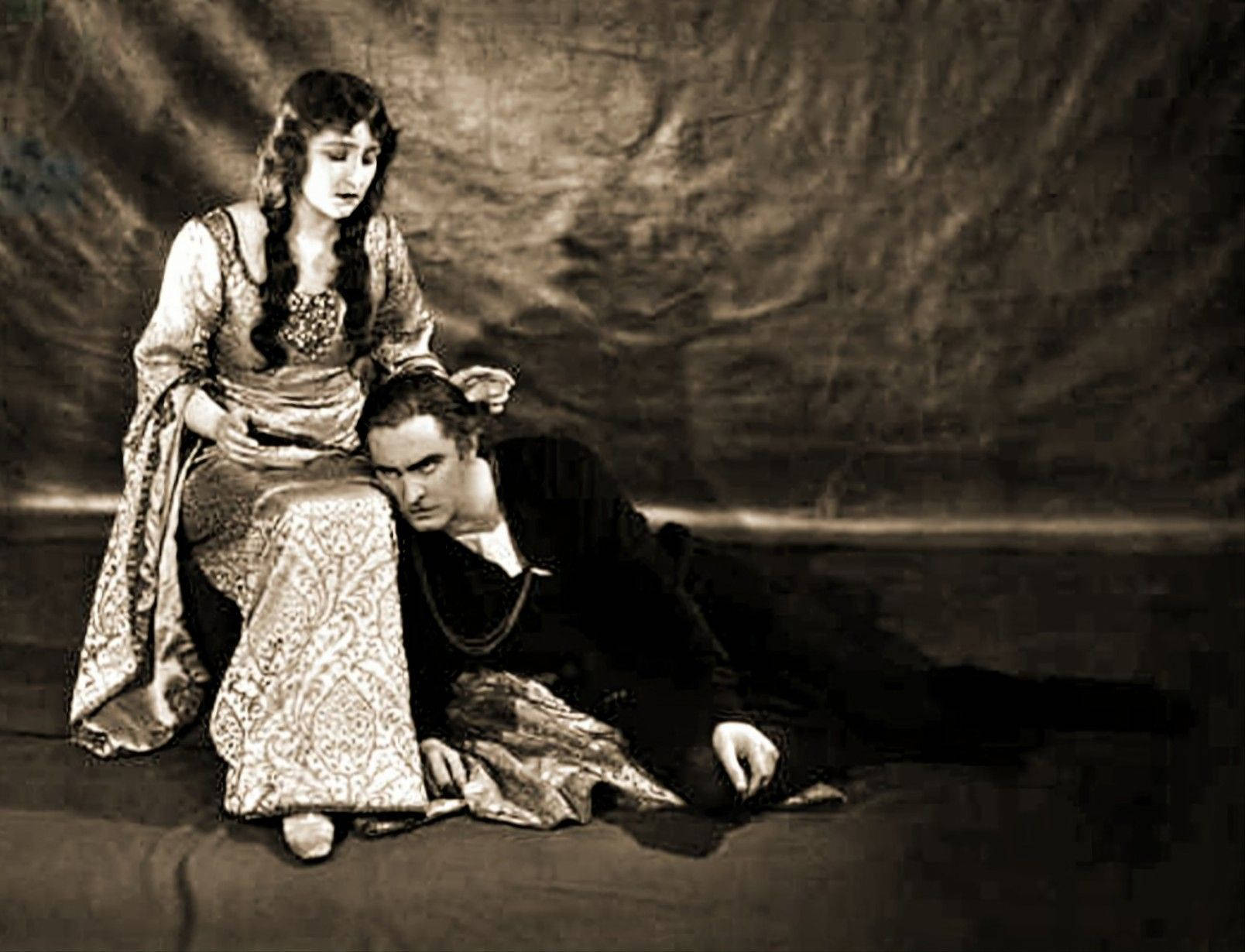 John Barrymore Hamlet Lover Wallpaper