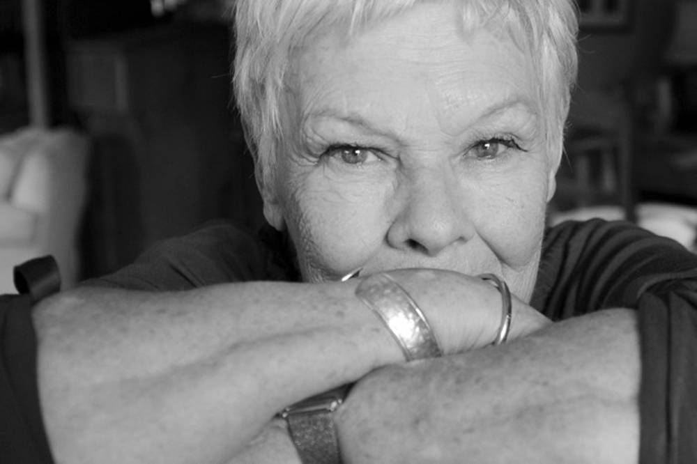 Judy Dench Mesmerizing Greyscale Wallpaper