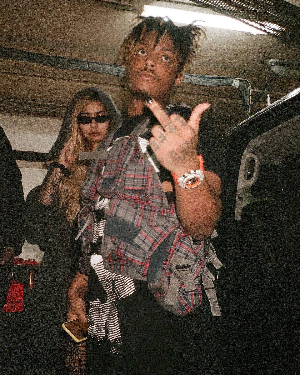 Juice Wrld And Ally Middle Finger Wallpaper