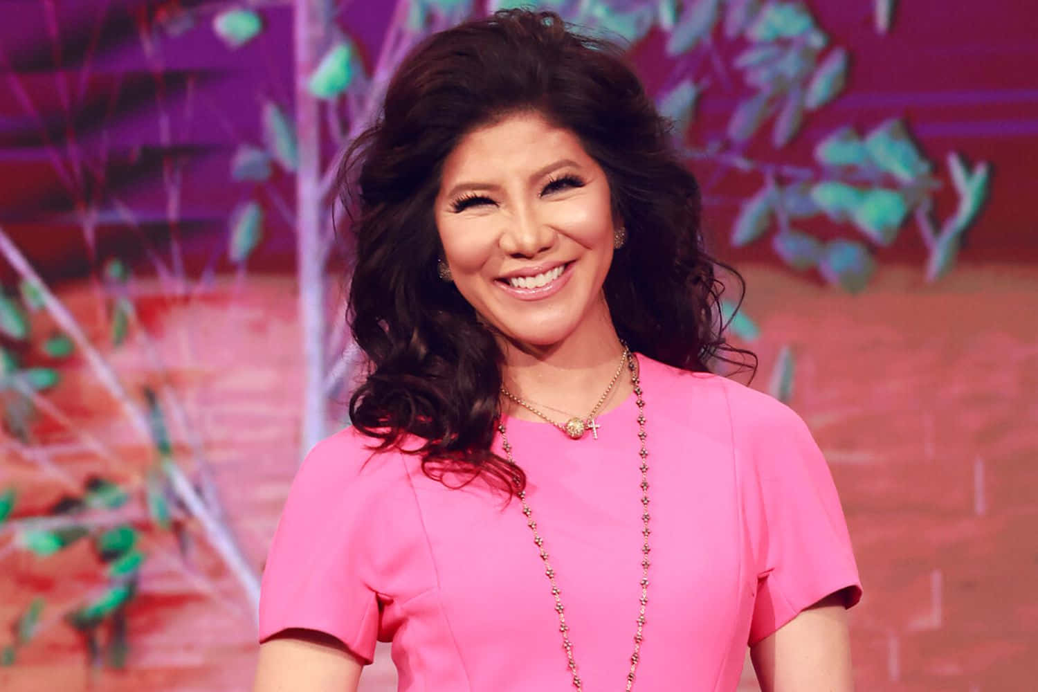 Julie Chen Smilingin Pink Top Wallpaper