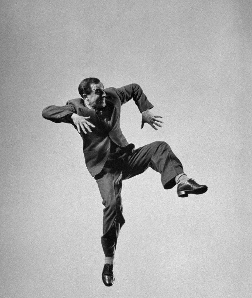 Jumpingn Gene Kelly Wallpaper