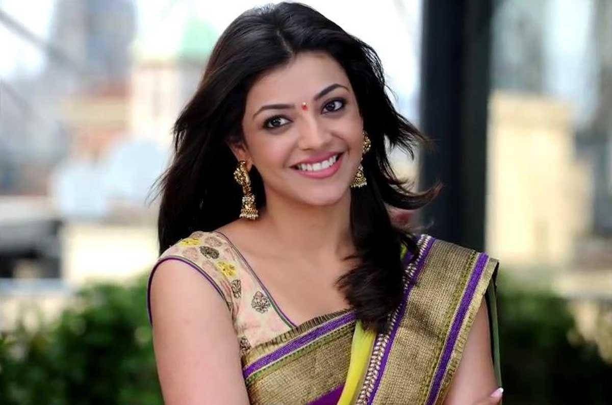 Kajal Aggarwal In Traditional Clothes Wallpaper