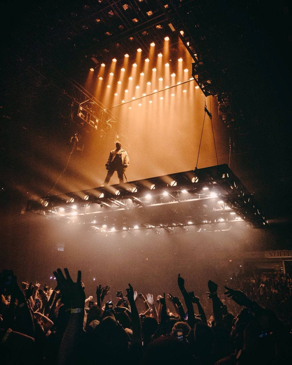 Kanye West Saint Pablo Glowing Look Wallpaper