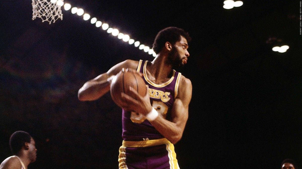 Kareem Abdul-jabbar Black Court Wallpaper