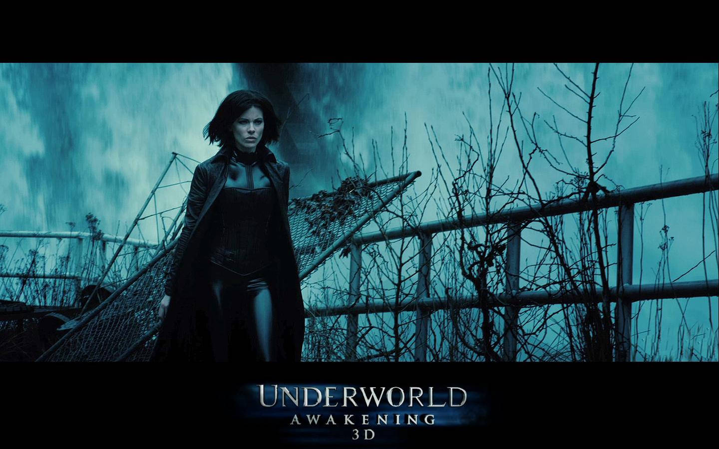 Kate Beckinsale As Vampire Selene In Underworld Wallpaper