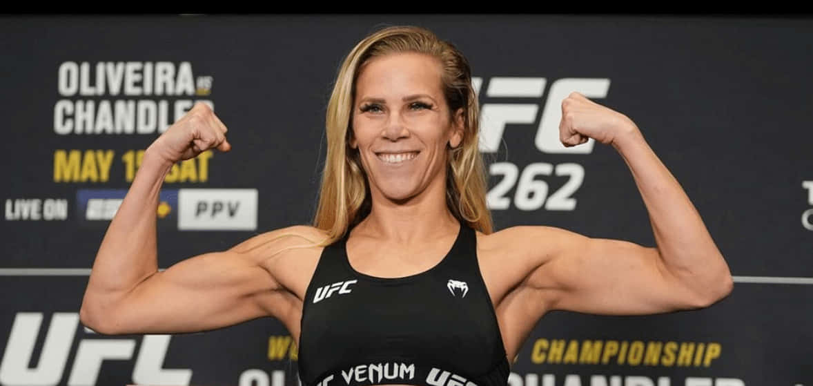 Katlyn Chookagian Happy Wallpaper