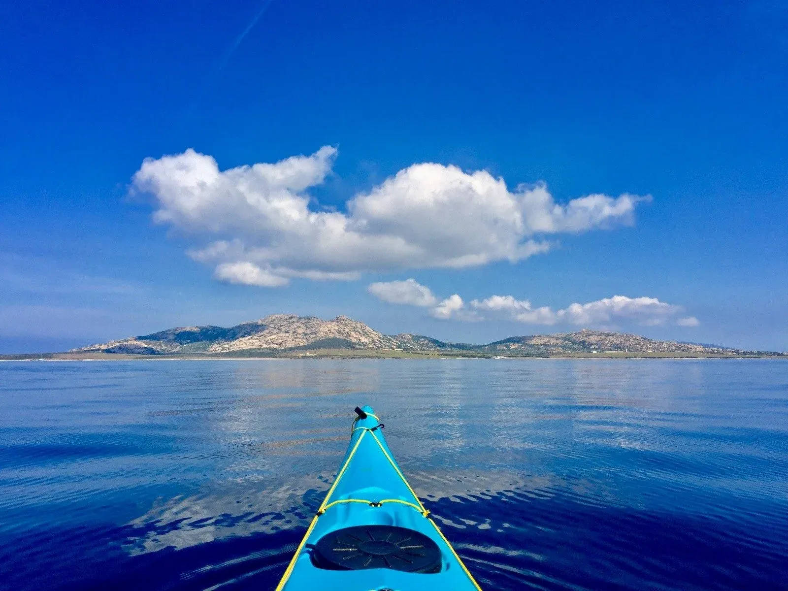 Kayaking Island View Wallpaper