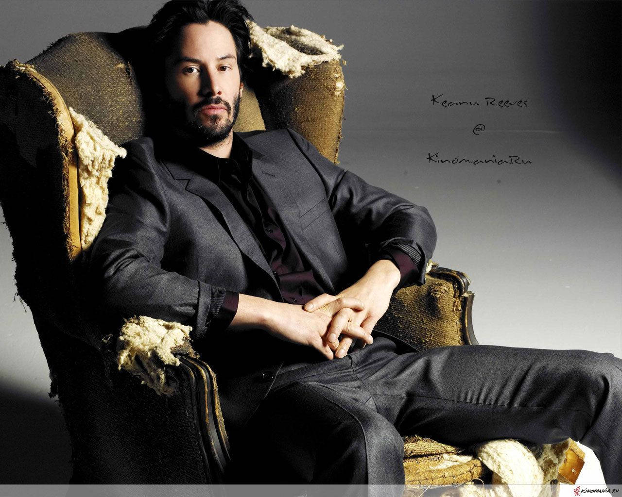 Keanu Reeves On Black Suit Wallpaper