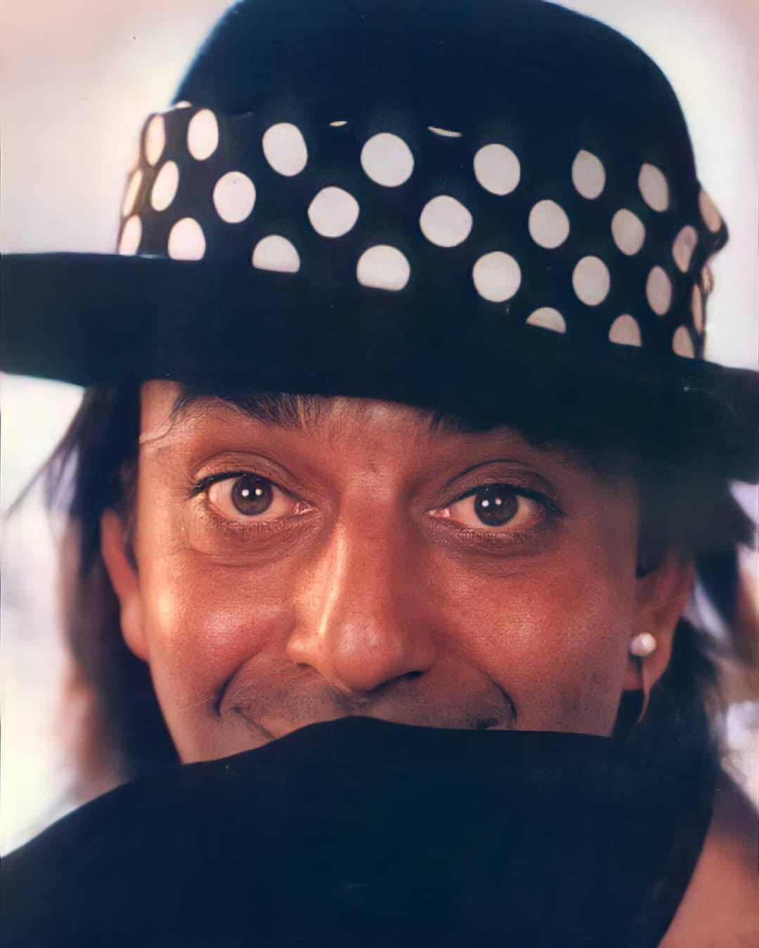 Khalnayak Ballu Hiding His Smile Wallpaper