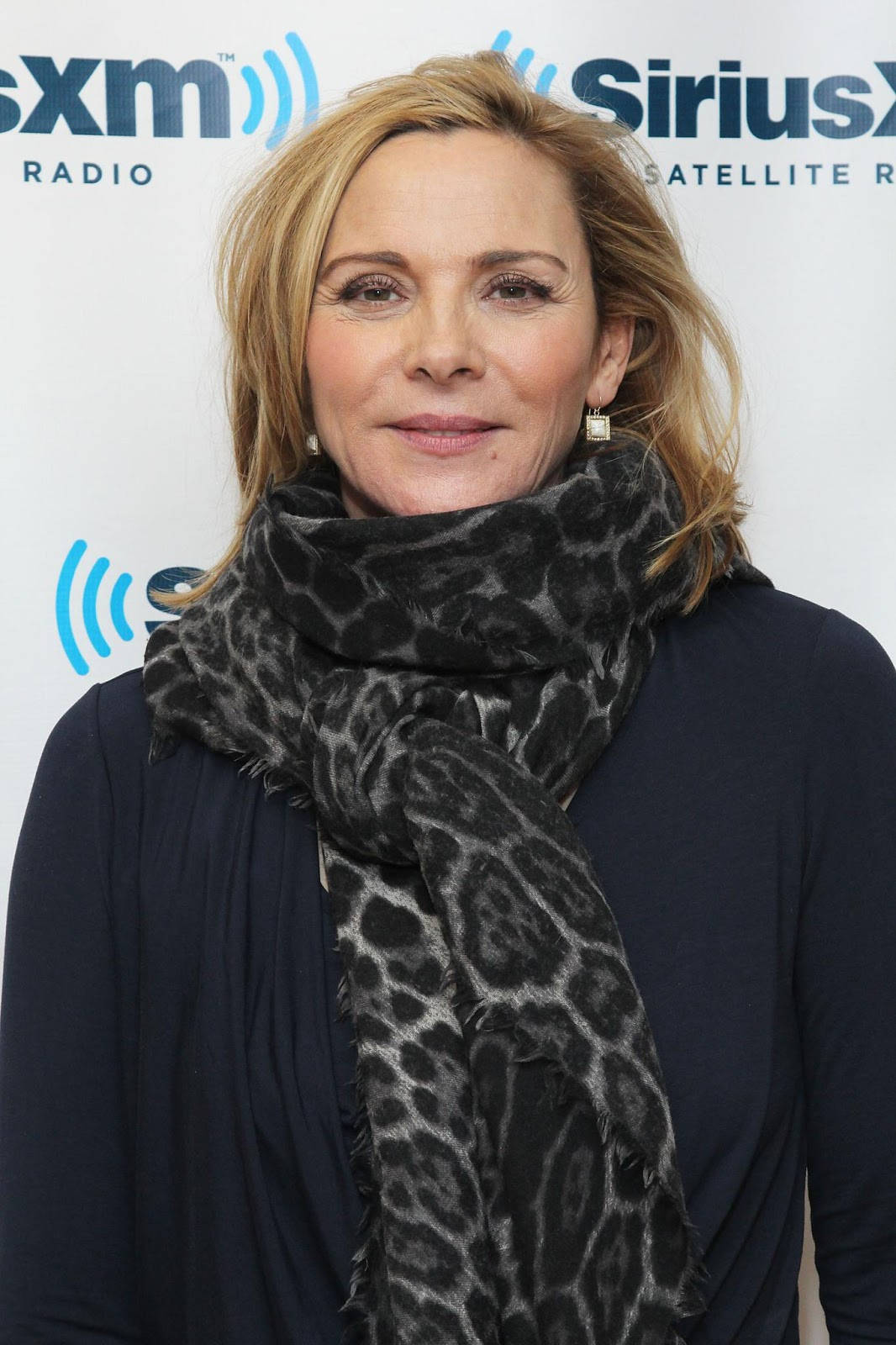 Kim Cattrall Visits Siriusxm Studio Wallpaper