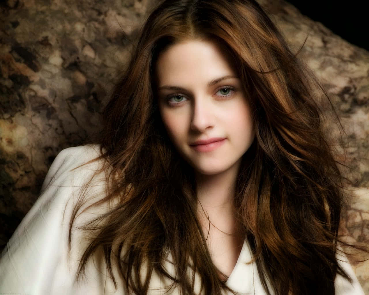 Kristen Stewart - A Study In Elegance Wallpaper