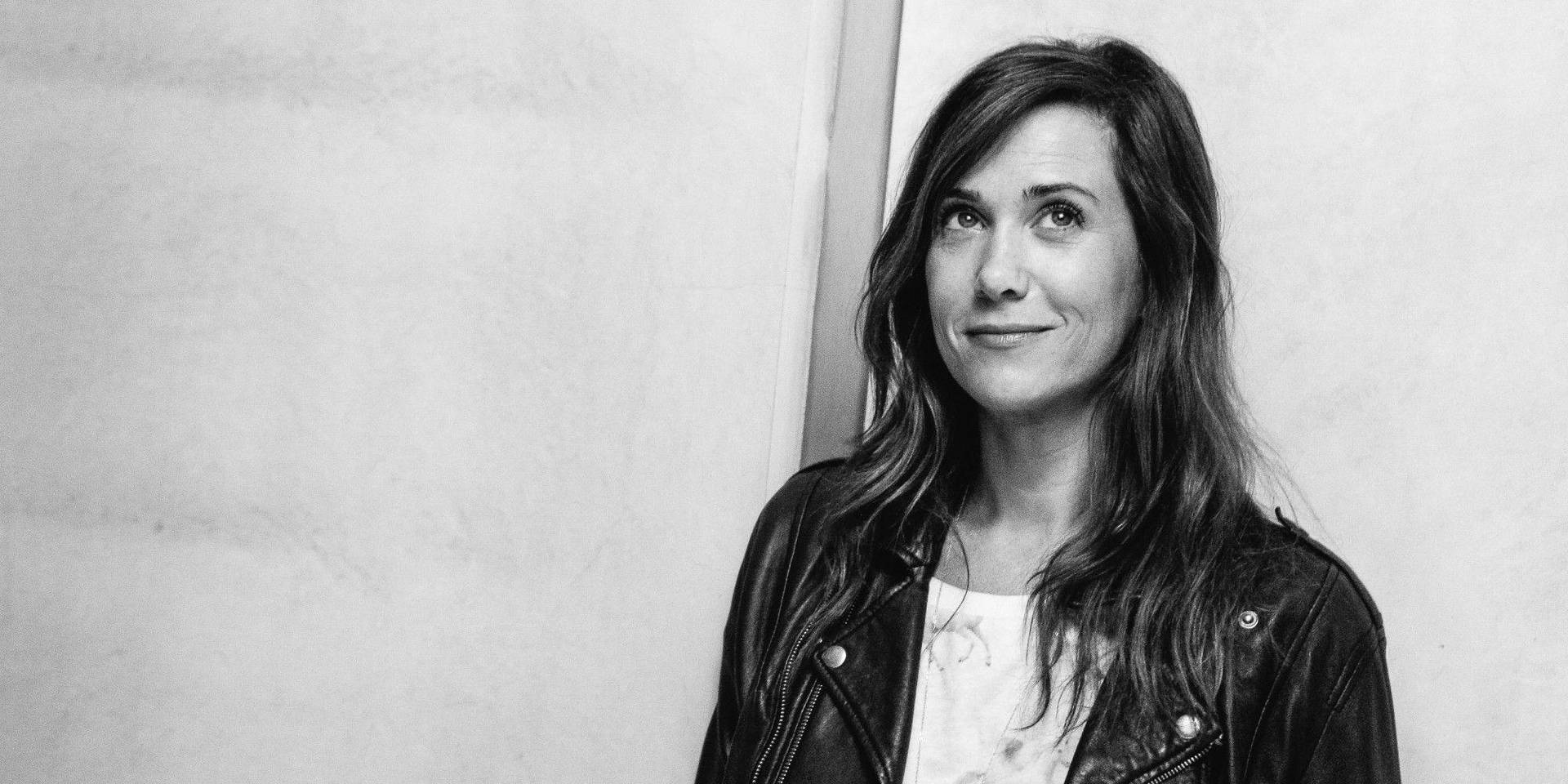 Download free Kristen Wiig Black And White Photograph Wallpaper -  MrWallpaper.com