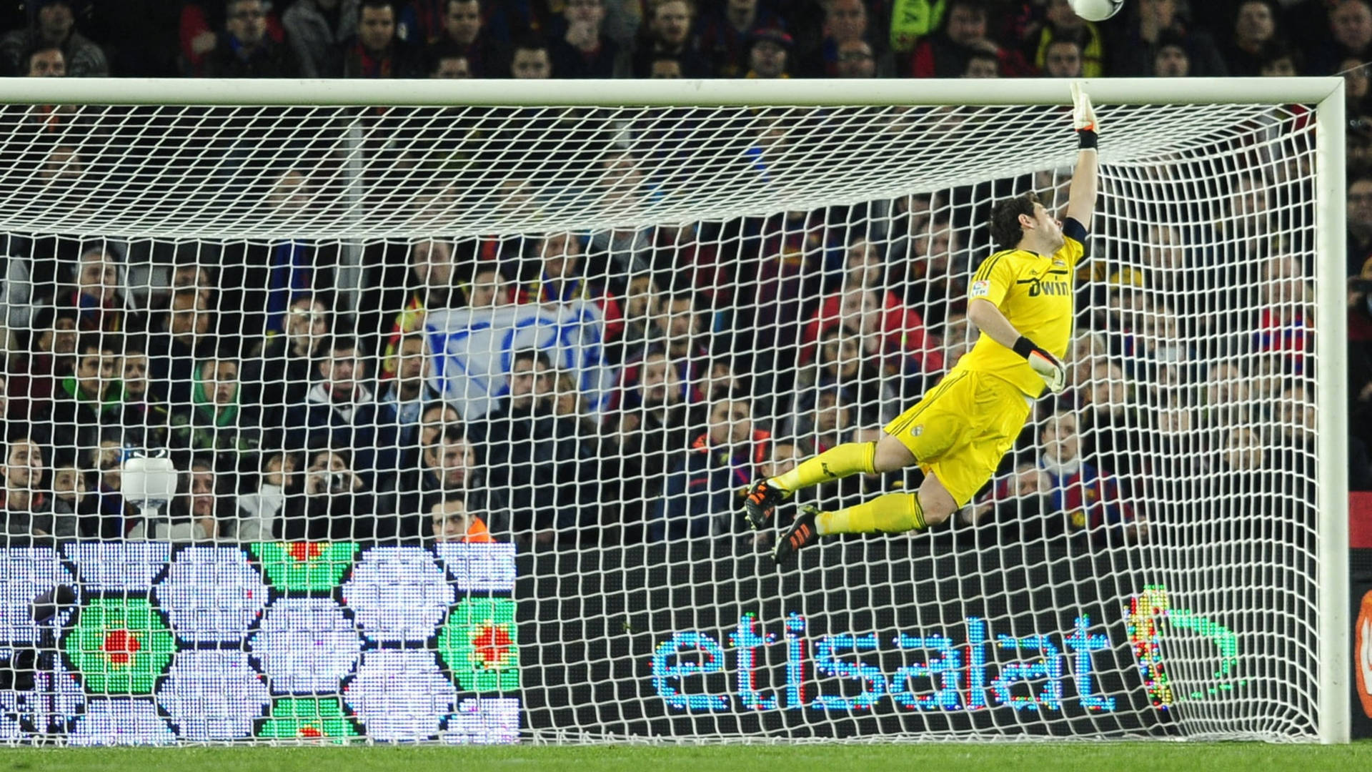 Download Alisson Becker Liverpool Goalkeeper Wallpaper | Wallpapers.com