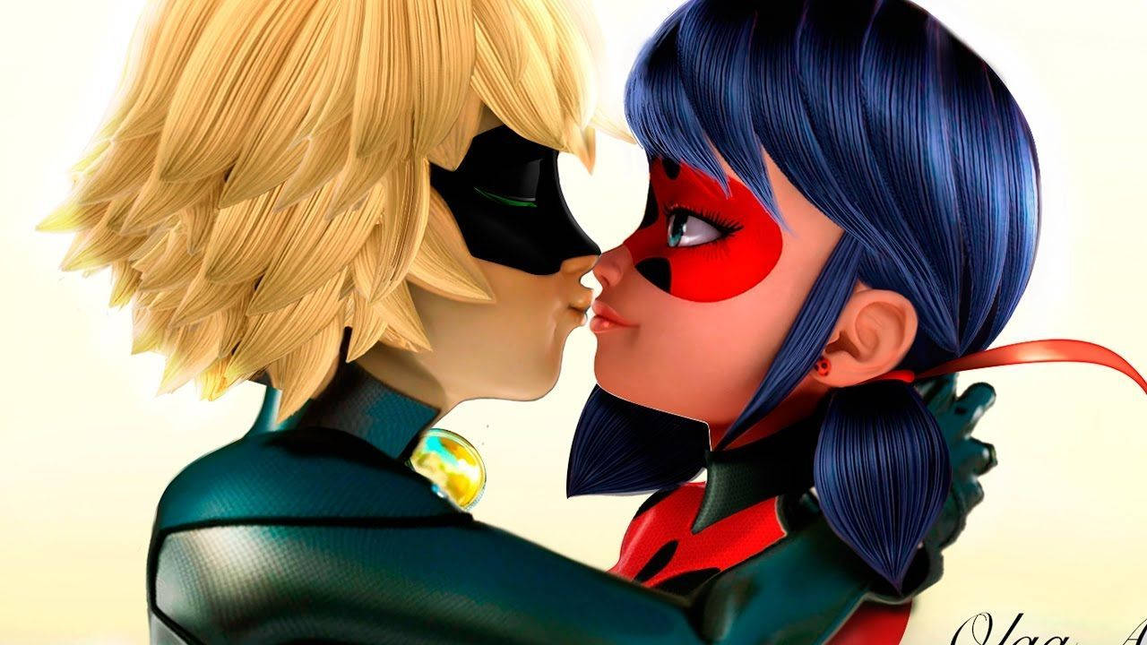 Ladybug And Cat Noir Kiss Animated Wallpaper