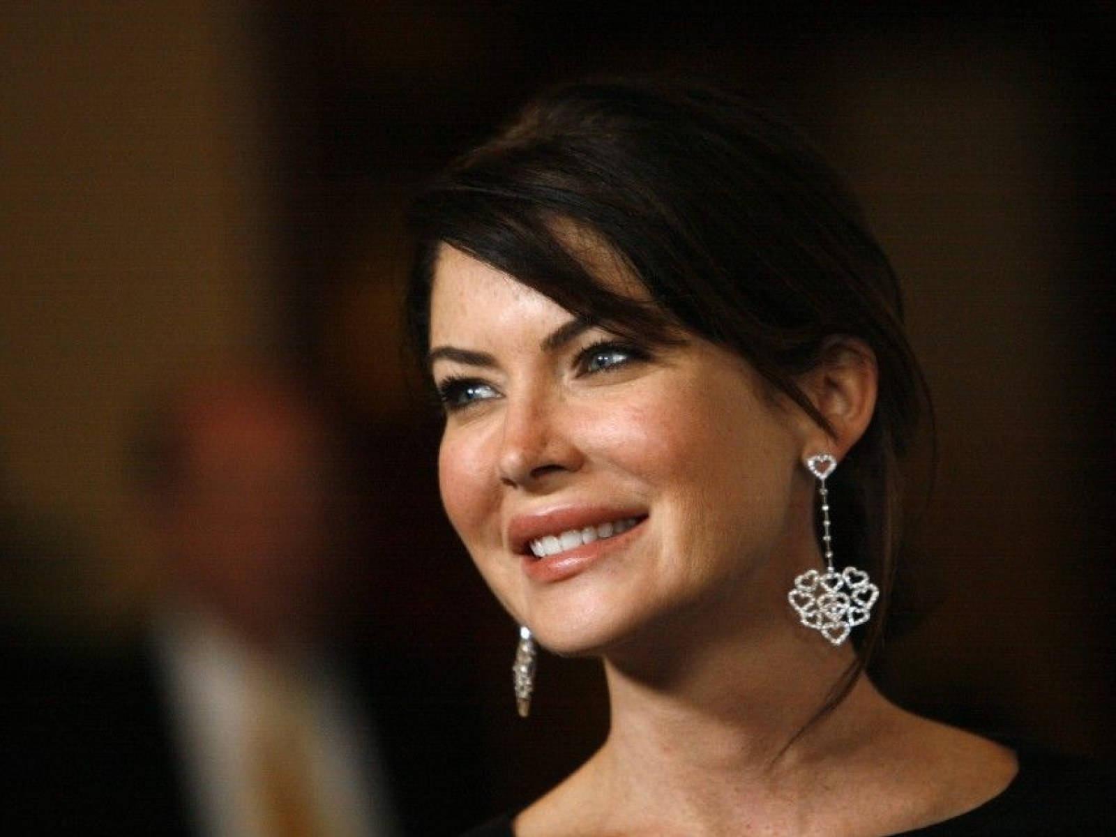 Lara Flynn Boyle Classic Updo Wallpaper