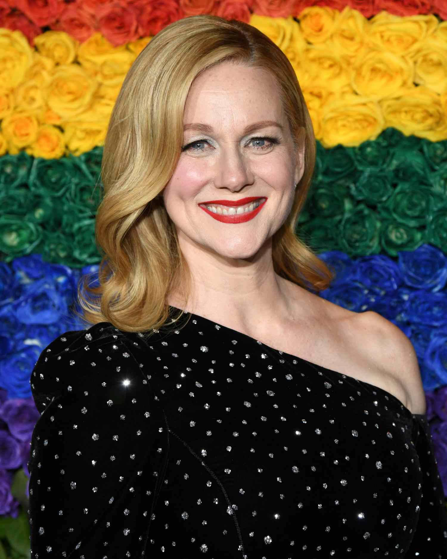 Laura Linney Rainbow Backdrop Wallpaper