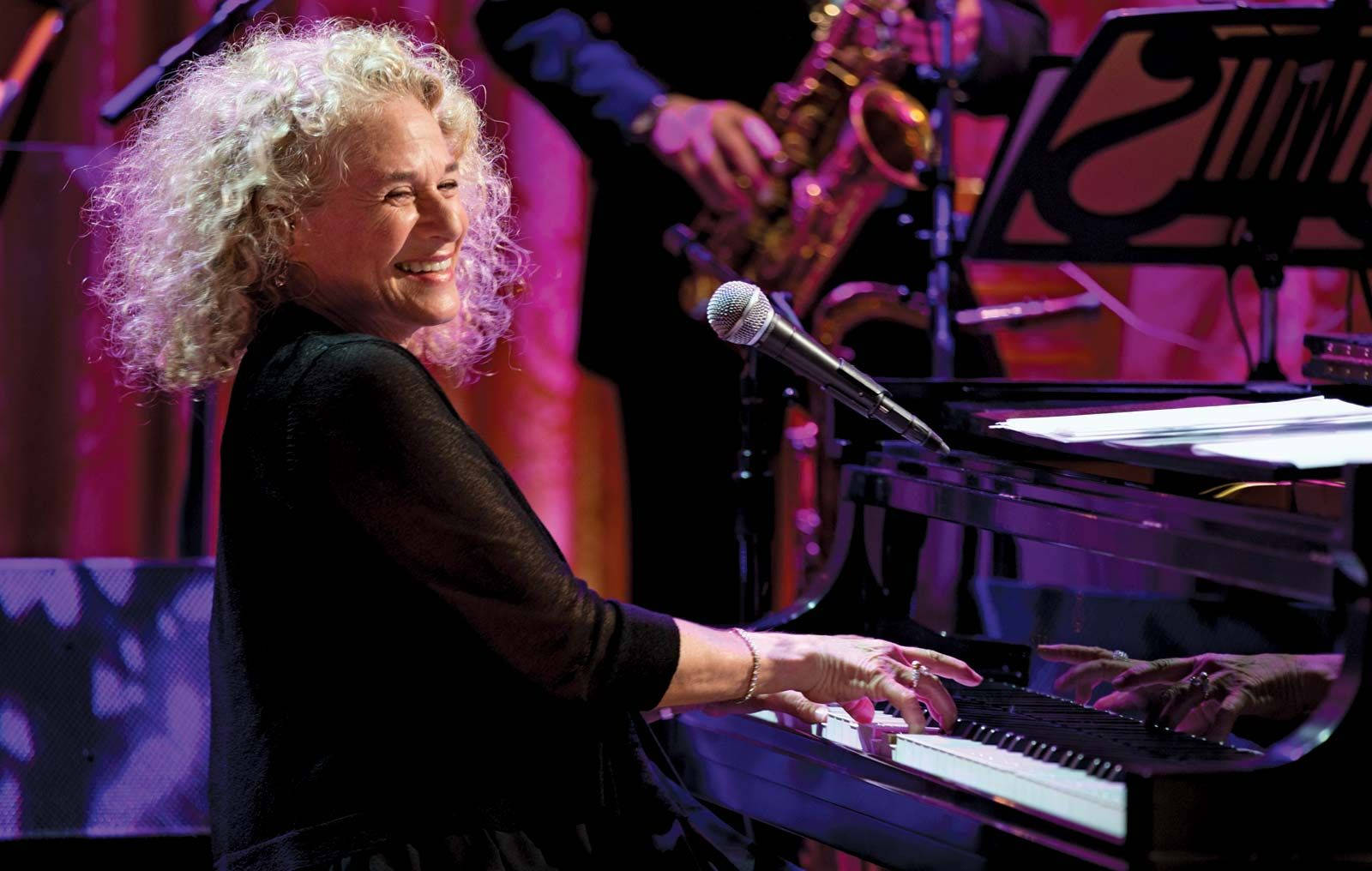 Legendary American Musician Carole King Wallpaper